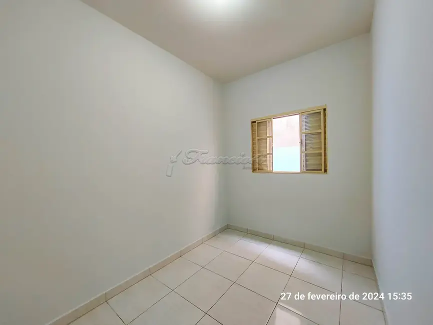 Casa com 2 quartos para alugar, 77m2 em Vila Aparecida, Itapetininga - SP - imagem 8 Foto 8 de Casa com 2 quartos para alugar, 77m2 em Vila Aparecida, Itapetininga - SP