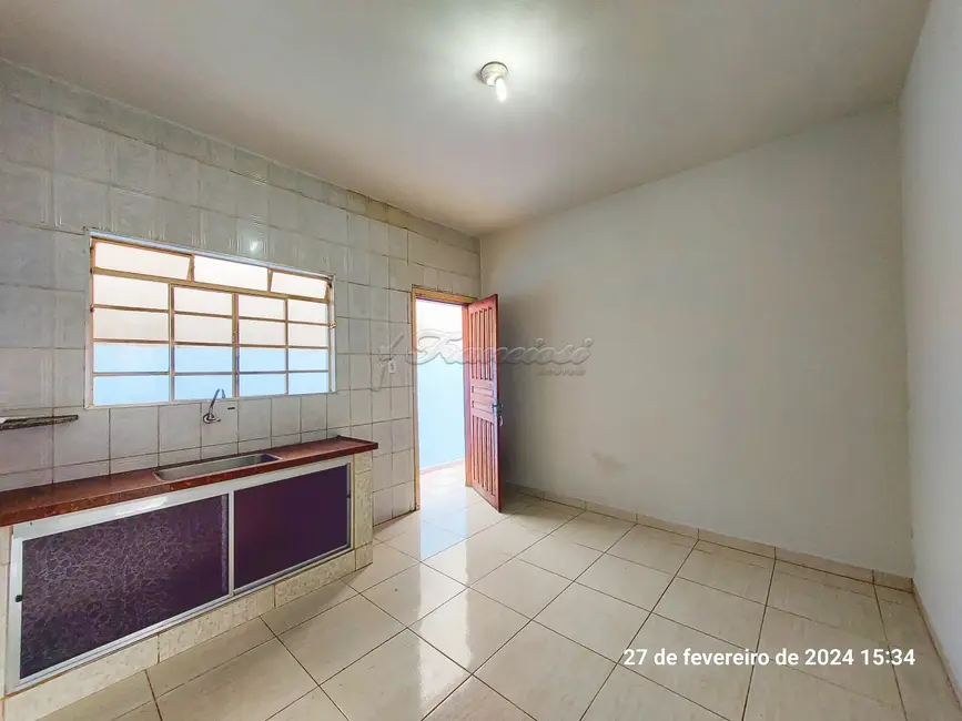 Casa com 2 quartos para alugar, 77m2 em Vila Aparecida, Itapetininga - SP - imagem 4 Foto 4 de Casa com 2 quartos para alugar, 77m2 em Vila Aparecida, Itapetininga - SP