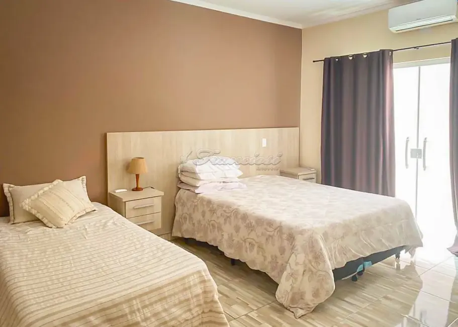 Foto 6 de Casa com 3 quartos à venda, 300m2 em Centro, Campina Do Monte Alegre - SP