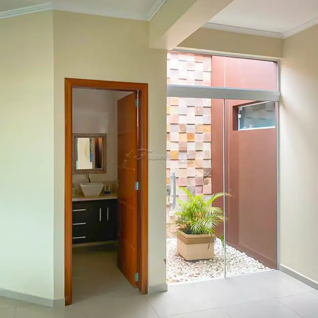 Foto 3 de Casa com 3 quartos à venda, 300m2 em Centro, Campina Do Monte Alegre - SP