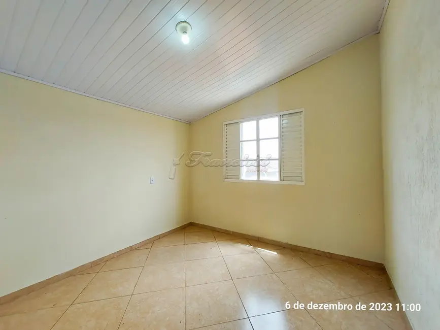 Casa com 2 quartos para alugar, 110m2 em Vila Nastri, Itapetininga - SP - imagem 6 Foto 6 de Casa com 2 quartos para alugar, 110m2 em Vila Nastri, Itapetininga - SP