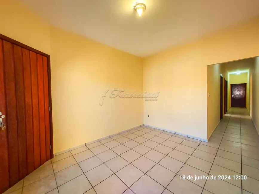 Foto 1 de Casa com 3 quartos para alugar, 107m2 em Parque Atenas do Sul, Itapetininga - SP