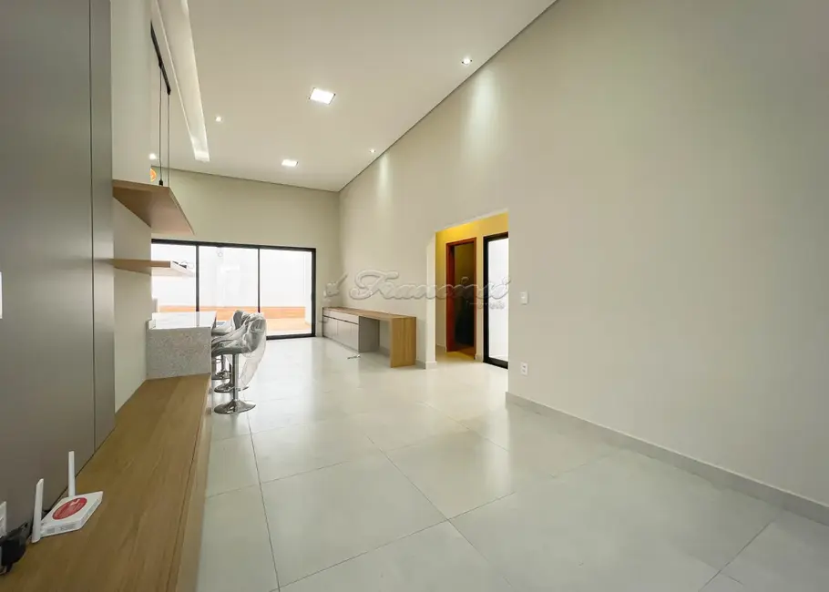 Casa de Condomínio com 3 quartos à venda, 293m2 em Terras de Santo Antônio, Itapetininga - SP - imagem 3 Foto 3 de Casa de Condomínio com 3 quartos à venda, 293m2 em Terras de Santo Antônio, Itapetininga - SP