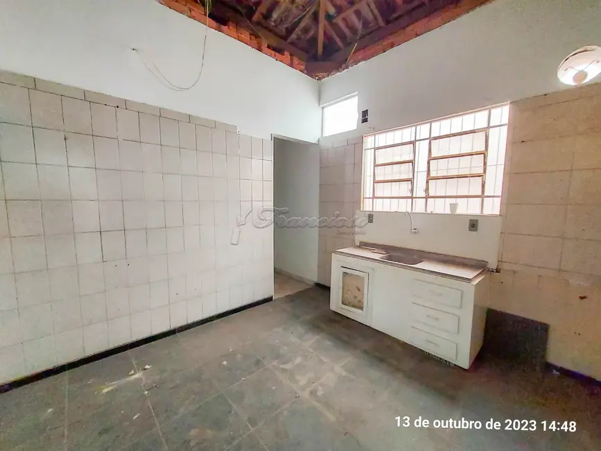 Prédio Inteiro para alugar, 226m2 em Centro, Itapetininga - SP - imagem 9 Foto 9 de Prédio Inteiro para alugar, 226m2 em Centro, Itapetininga - SP