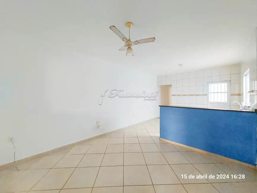 Foto 1 de Casa com 2 quartos para alugar, 121m2 em Itapetininga - SP