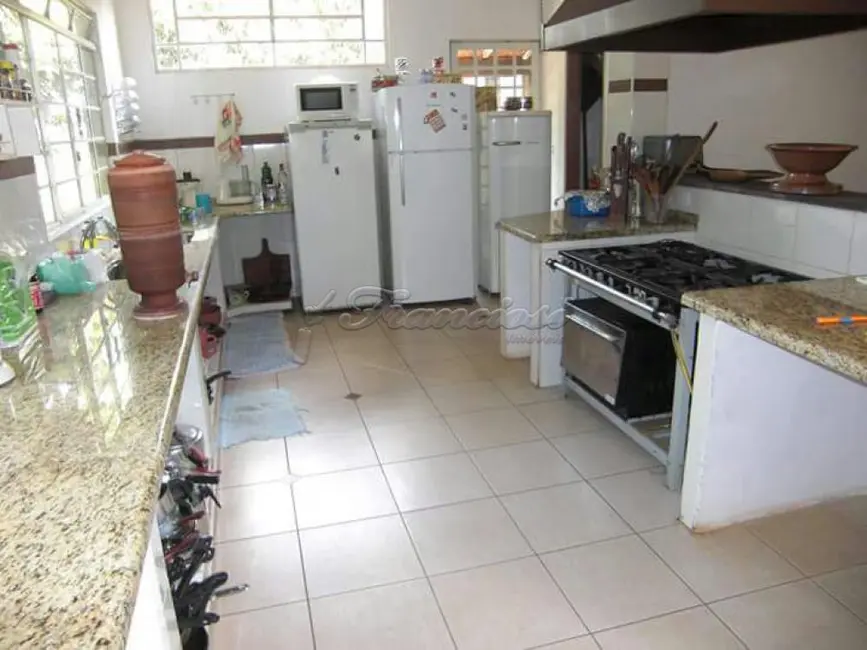 Chácara à venda, 4450m2 em Loteamento Modena, Tatui - SP - imagem 4 Foto 4 de Chácara à venda, 4450m2 em Loteamento Modena, Tatui - SP