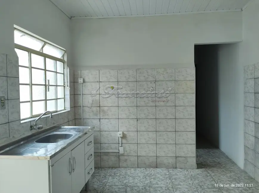 Casa com 3 quartos para alugar, 72m2 em Centro, Itapetininga - SP - imagem 5 Foto 5 de Casa com 3 quartos para alugar, 72m2 em Centro, Itapetininga - SP