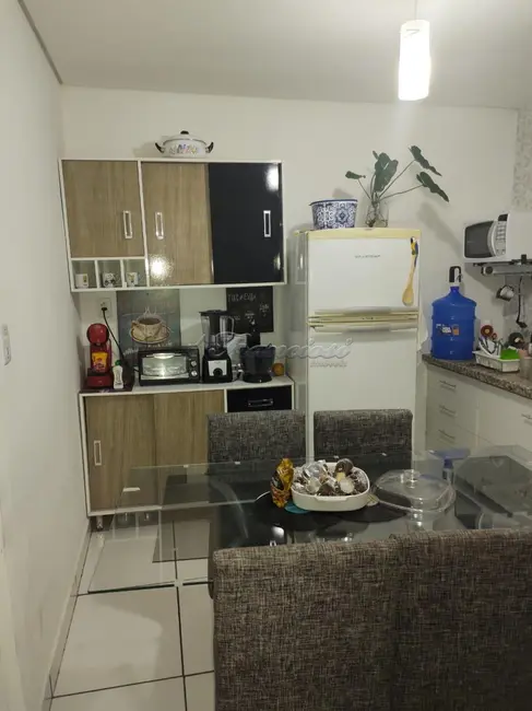 Casa com 3 quartos à venda, 190m2 em Centro, Campina Do Monte Alegre - SP - imagem 4 Foto 4 de Casa com 3 quartos à venda, 190m2 em Centro, Campina Do Monte Alegre - SP