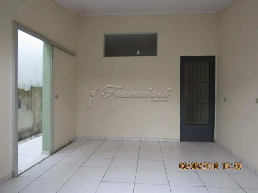 Casa com 3 quartos à venda, 125m2 em Vila Santana, Itapetininga - SP - imagem 2 Foto 2 de Casa com 3 quartos à venda, 125m2 em Vila Santana, Itapetininga - SP
