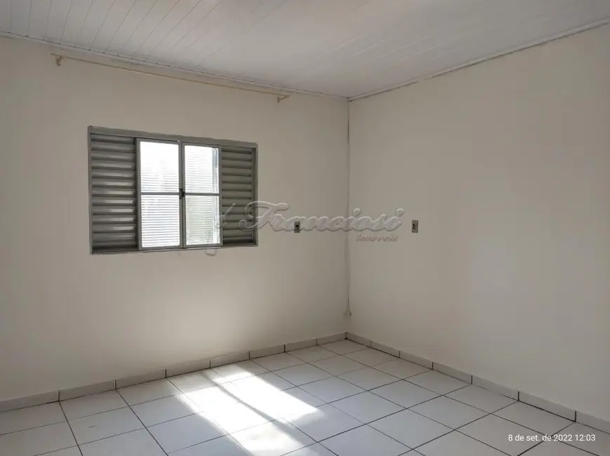 Casa com 2 quartos à venda, 150m2 em Vila Aliança, Itapetininga - SP - imagem 6 Foto 6 de Casa com 2 quartos à venda, 150m2 em Vila Aliança, Itapetininga - SP