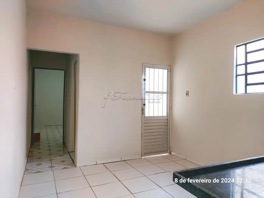 Casa com 2 quartos à venda, 150m2 em Vila Nastri, Itapetininga - SP - imagem 5 Foto 5 de Casa com 2 quartos à venda, 150m2 em Vila Nastri, Itapetininga - SP