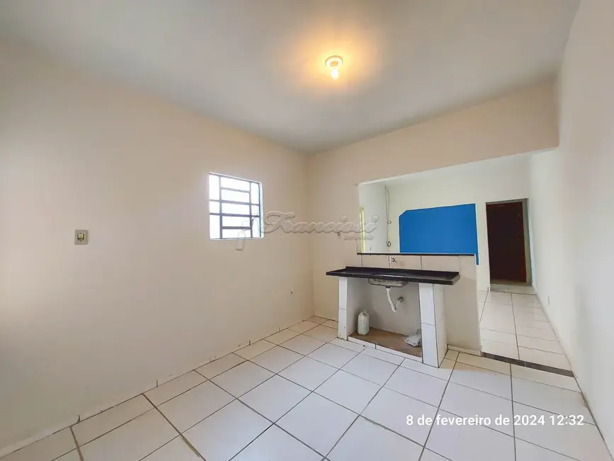 Casa com 2 quartos à venda, 150m2 em Vila Nastri, Itapetininga - SP - imagem 6 Foto 6 de Casa com 2 quartos à venda, 150m2 em Vila Nastri, Itapetininga - SP