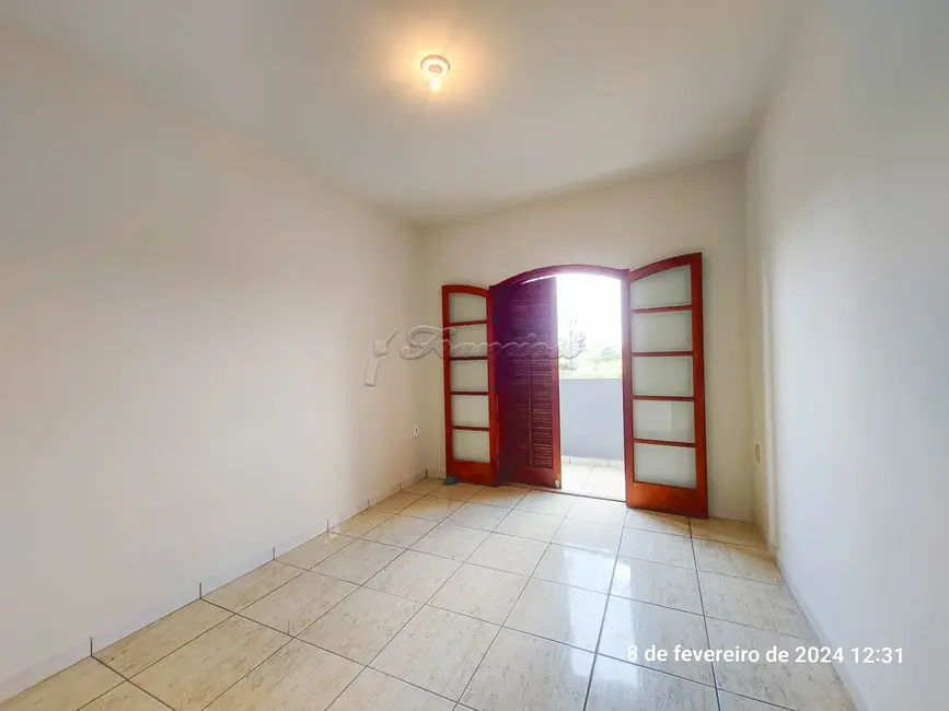 Casa com 2 quartos à venda, 150m2 em Vila Nastri, Itapetininga - SP - imagem 4 Foto 4 de Casa com 2 quartos à venda, 150m2 em Vila Nastri, Itapetininga - SP