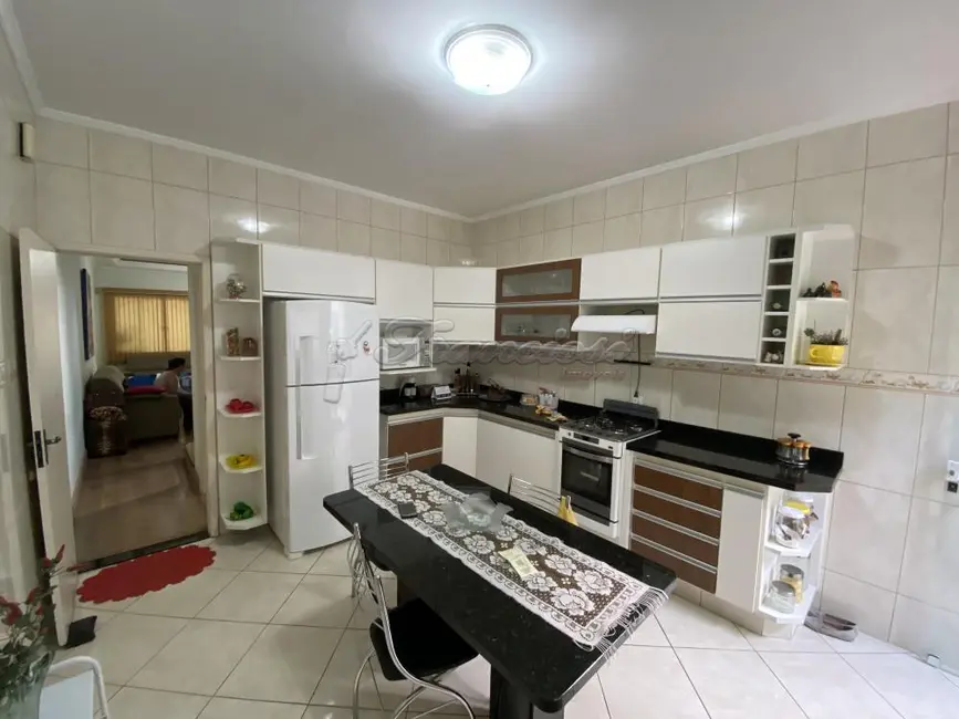 Foto 5 de Casa com 2 quartos à venda, 170m2 em Vila Popular, Itapetininga - SP