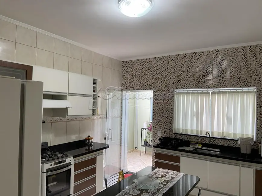 Foto 4 de Casa com 2 quartos à venda, 170m2 em Vila Popular, Itapetininga - SP