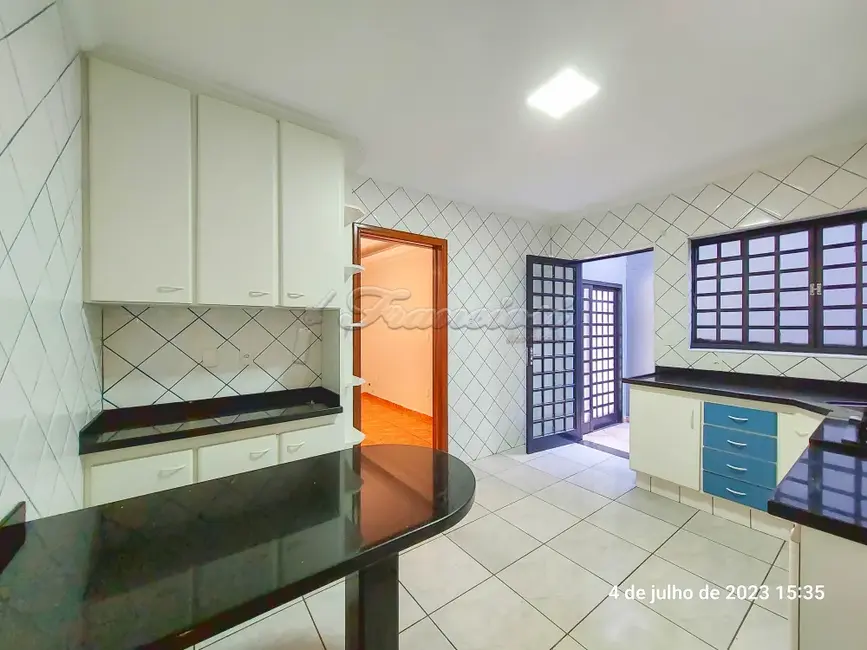 Casa com 3 quartos à venda, 163m2 em Vila Nova Itapetininga, Itapetininga - SP - imagem 5 Foto 5 de Casa com 3 quartos à venda, 163m2 em Vila Nova Itapetininga, Itapetininga - SP