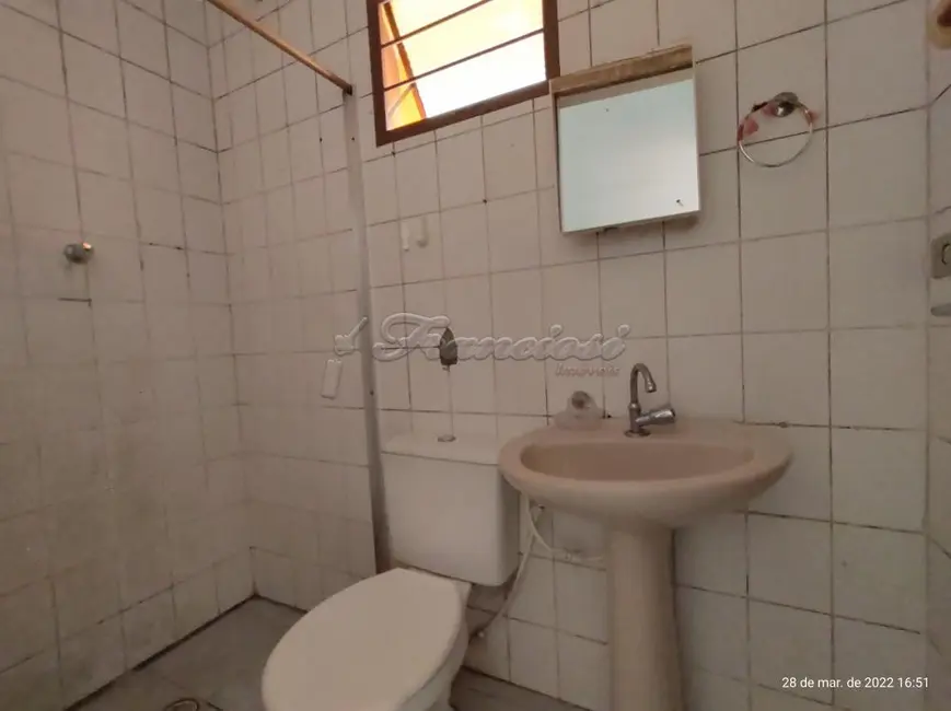 Foto 7 de Casa com 2 quartos para alugar, 144m2 em Jardim Vieira de Moraes, Itapetininga - SP