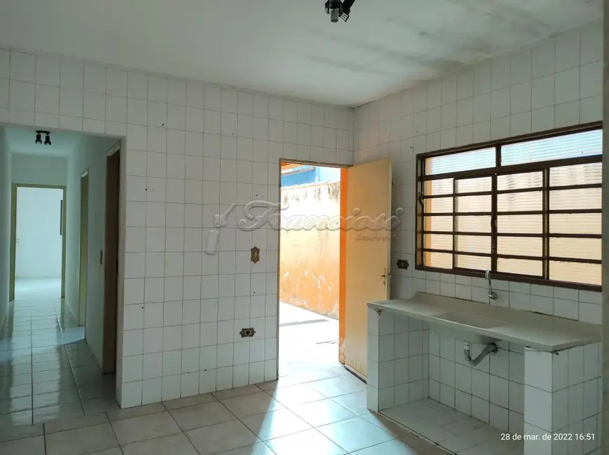 Foto 4 de Casa com 2 quartos à venda, 144m2 em Jardim Vieira de Moraes, Itapetininga - SP