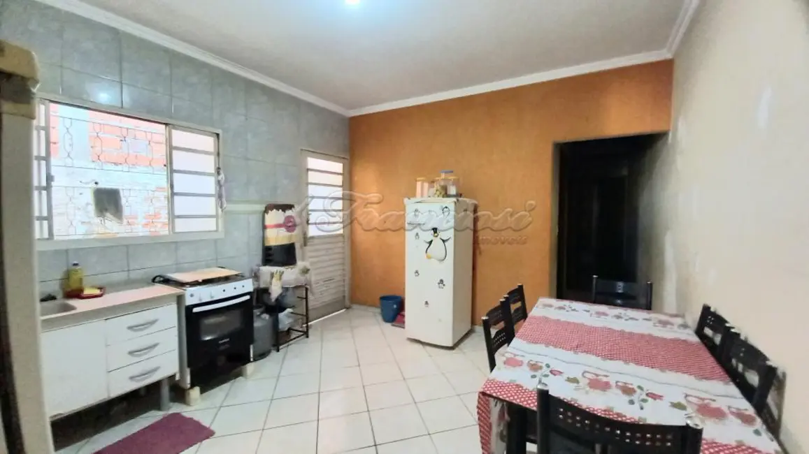 Foto 2 de Casa com 2 quartos à venda, 125m2 em Jardim Casa Grande, Itapetininga - SP