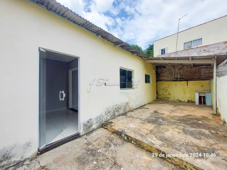 Casa com 2 quartos para alugar, 93m2 em Itapetininga - SP - imagem 2 Foto 2 de Casa com 2 quartos para alugar, 93m2 em Itapetininga - SP