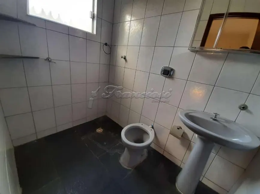 Casa com 3 quartos à venda, 150m2 em Vila Santana, Itapetininga - SP - imagem 3 Foto 3 de Casa com 3 quartos à venda, 150m2 em Vila Santana, Itapetininga - SP