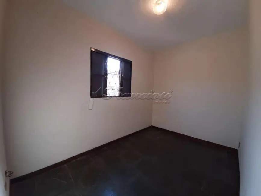 Casa com 3 quartos à venda, 150m2 em Vila Santana, Itapetininga - SP - imagem 7 Foto 7 de Casa com 3 quartos à venda, 150m2 em Vila Santana, Itapetininga - SP