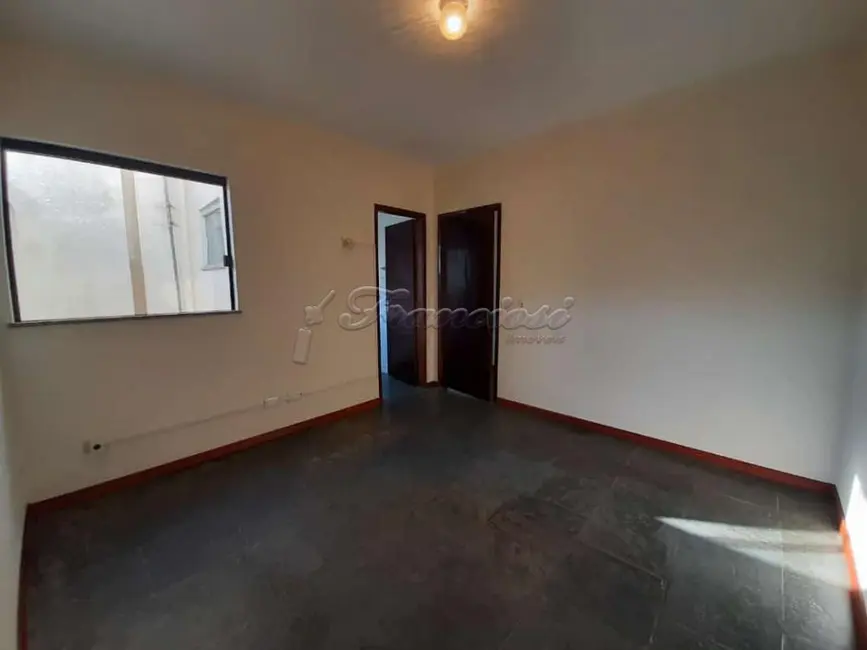 Casa com 3 quartos à venda, 150m2 em Vila Santana, Itapetininga - SP - imagem 5 Foto 5 de Casa com 3 quartos à venda, 150m2 em Vila Santana, Itapetininga - SP