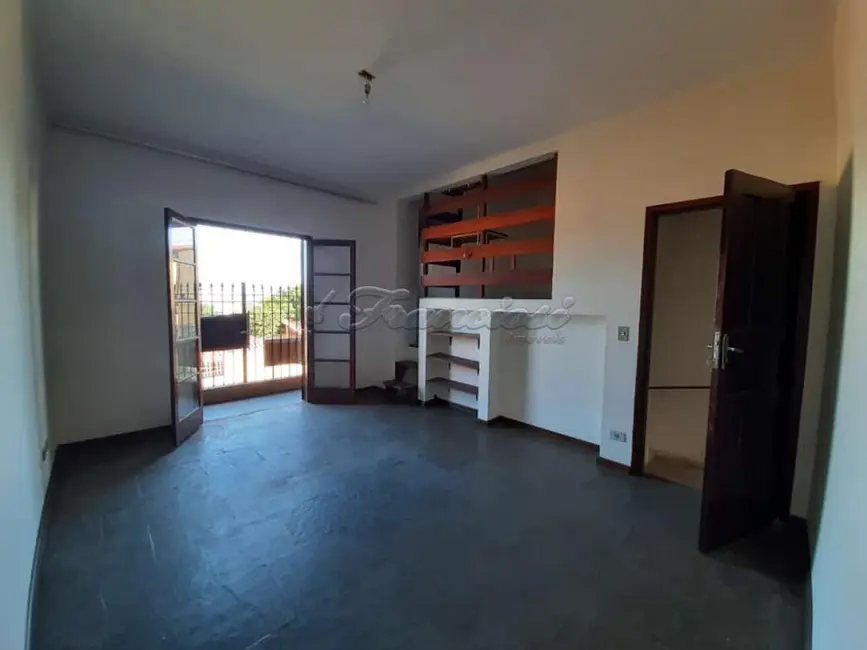 Foto 2 de Casa com 3 quartos à venda, 150m2 em Vila Santana, Itapetininga - SP