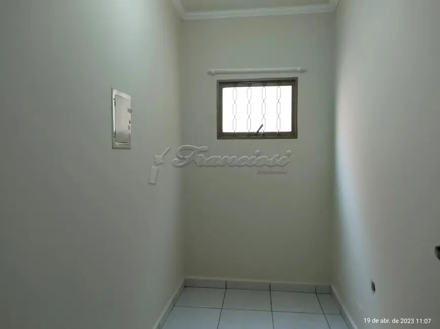 Foto 7 de Casa com 3 quartos à venda, 300m2 em Vila Carolina, Itapetininga - SP
