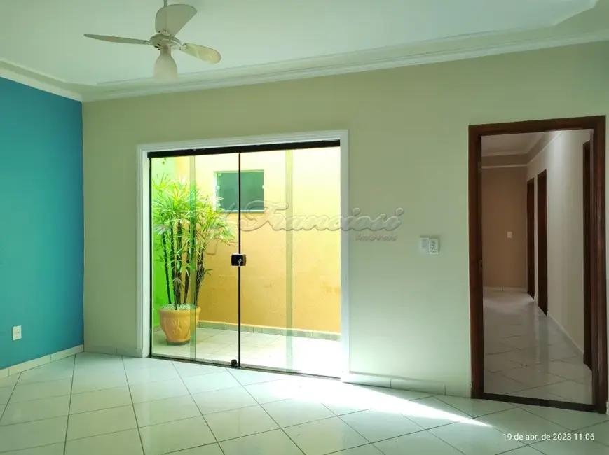 Foto 3 de Casa com 3 quartos à venda, 300m2 em Vila Carolina, Itapetininga - SP