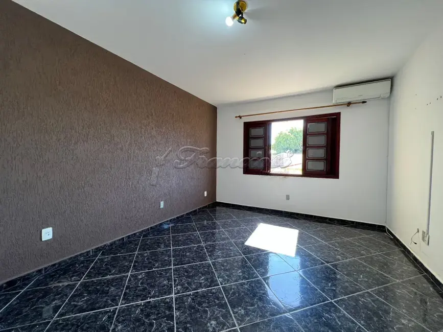 Casa com 4 quartos à venda, 407m2 em Itapetininga - SP - imagem 8 Foto 8 de Casa com 4 quartos à venda, 407m2 em Itapetininga - SP