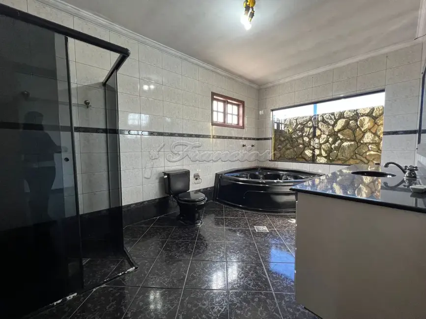 Casa com 4 quartos à venda, 407m2 em Itapetininga - SP - imagem 9 Foto 9 de Casa com 4 quartos à venda, 407m2 em Itapetininga - SP