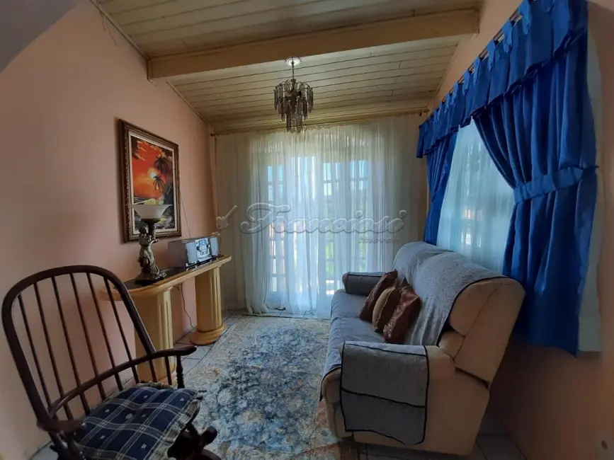 Casa com 2 quartos à venda, 131m2 em Vila Piedade, Itapetininga - SP - imagem 3 Foto 3 de Casa com 2 quartos à venda, 131m2 em Vila Piedade, Itapetininga - SP