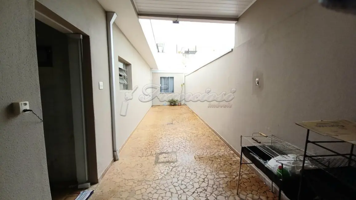 Casa com 3 quartos à venda, 243m2 em Centro, Itapetininga - SP - imagem 5 Foto 5 de Casa com 3 quartos à venda, 243m2 em Centro, Itapetininga - SP