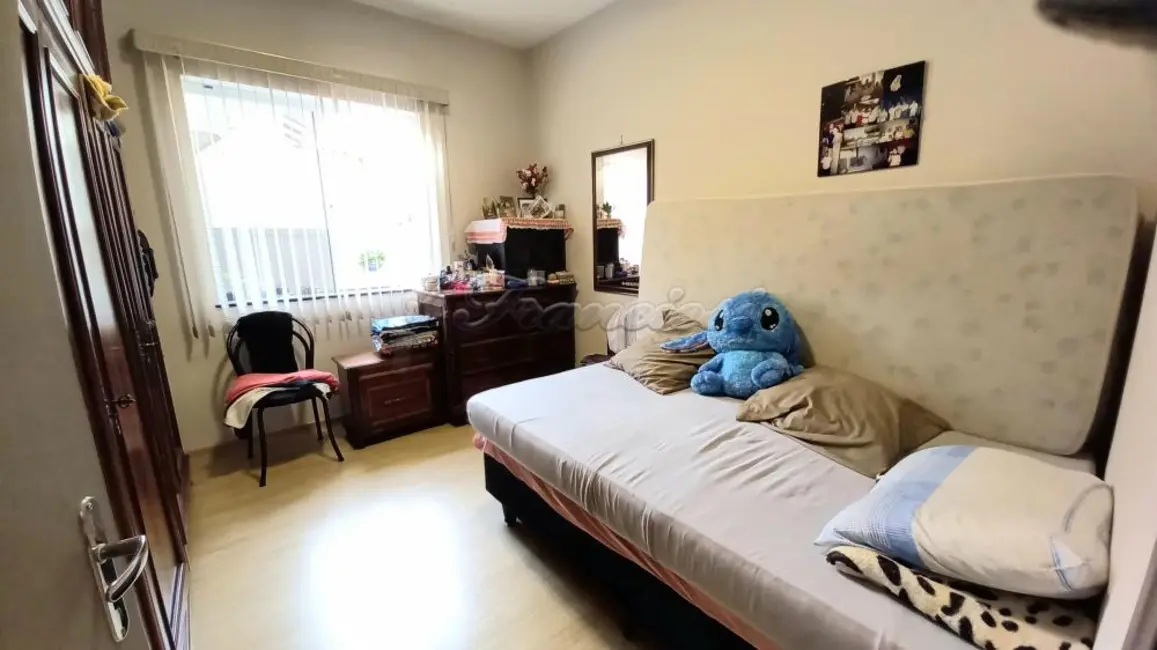 Casa com 3 quartos à venda, 243m2 em Centro, Itapetininga - SP - imagem 6 Foto 6 de Casa com 3 quartos à venda, 243m2 em Centro, Itapetininga - SP