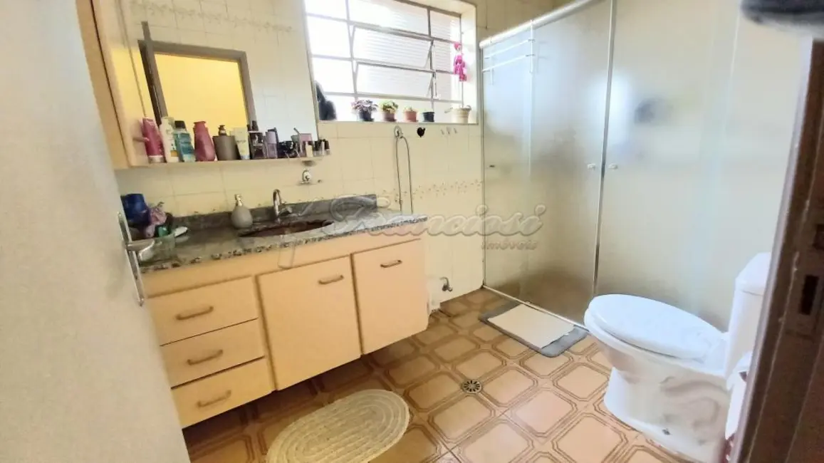 Casa com 3 quartos à venda, 243m2 em Centro, Itapetininga - SP - imagem 7 Foto 7 de Casa com 3 quartos à venda, 243m2 em Centro, Itapetininga - SP