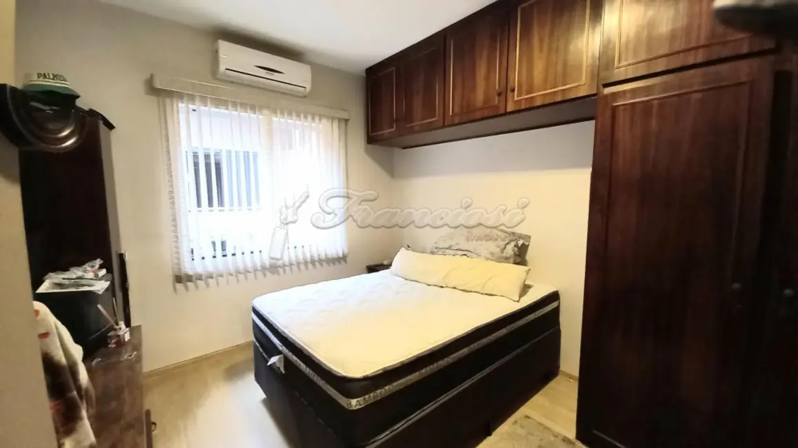 Casa com 3 quartos à venda, 243m2 em Centro, Itapetininga - SP - imagem 9 Foto 9 de Casa com 3 quartos à venda, 243m2 em Centro, Itapetininga - SP