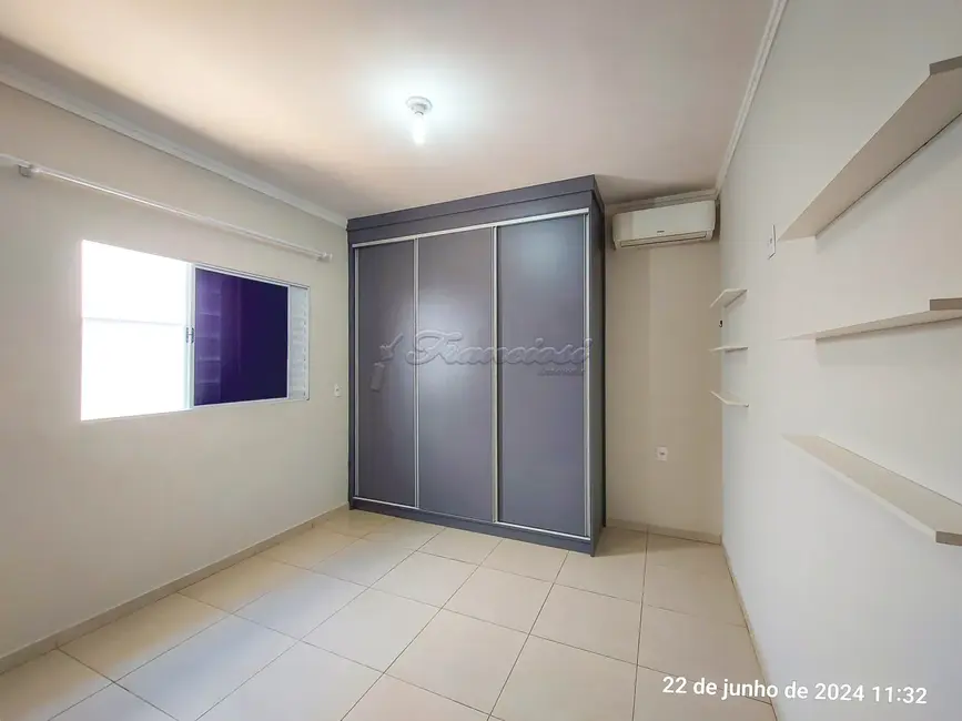 Casa com 2 quartos à venda, 180m2 em Vila Nastri, Itapetininga - SP - imagem 7 Foto 7 de Casa com 2 quartos à venda, 180m2 em Vila Nastri, Itapetininga - SP