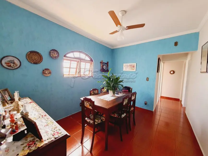 Casa com 3 quartos à venda, 201m2 em Jardim Mesquita, Itapetininga - SP - imagem 4 Foto 4 de Casa com 3 quartos à venda, 201m2 em Jardim Mesquita, Itapetininga - SP