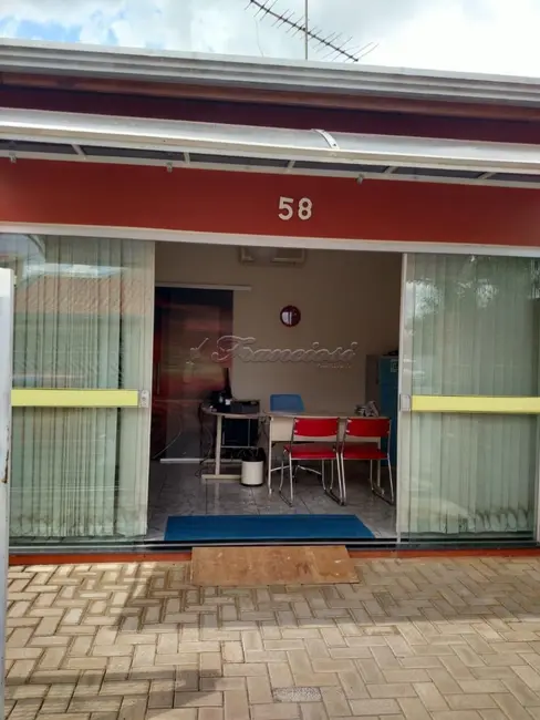 Foto 2 de Prédio Inteiro à venda, 204m2 em Centro, Guarei - SP