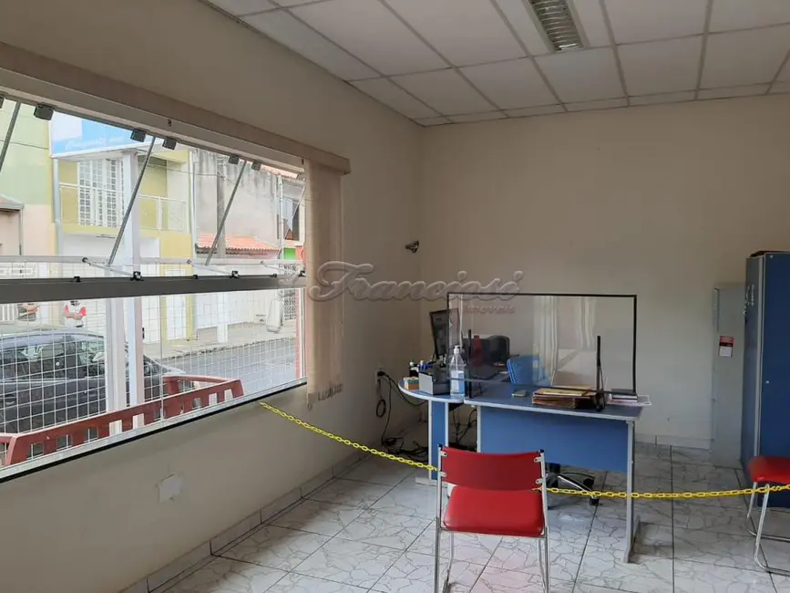 Foto 9 de Prédio Inteiro à venda, 204m2 em Centro, Guarei - SP