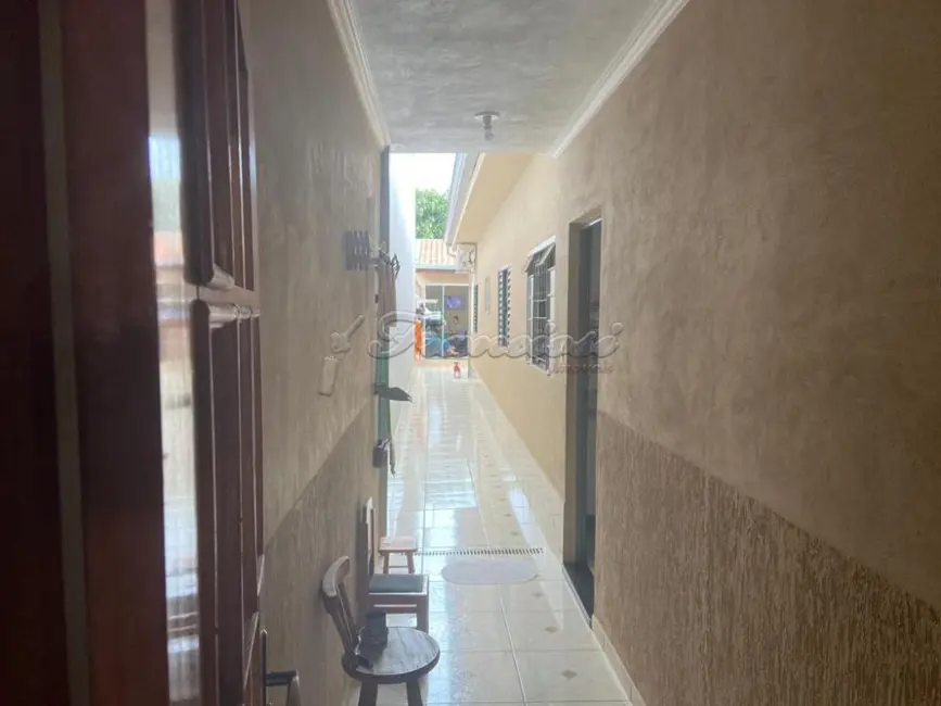 Casa com 2 quartos à venda, 150m2 em Jardim Leonel, Itapetininga - SP - imagem 2 Foto 2 de Casa com 2 quartos à venda, 150m2 em Jardim Leonel, Itapetininga - SP