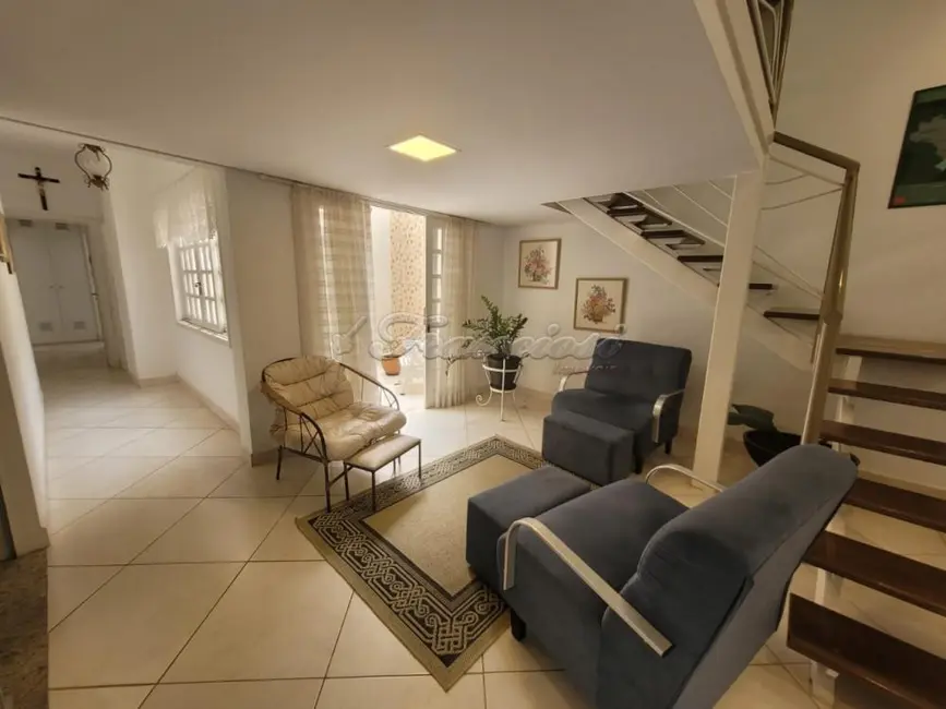 Casa com 3 quartos à venda, 270m2 em Vila Deyse, Itapetininga - SP - imagem 1 Foto 1 de Casa com 3 quartos à venda, 270m2 em Vila Deyse, Itapetininga - SP