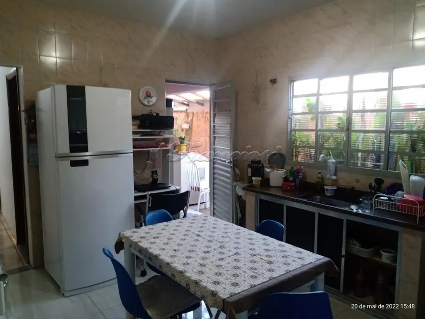 Casa com 3 quartos à venda, 15m2 em Vila Vendramini, Itapetininga - SP - imagem 3 Foto 3 de Casa com 3 quartos à venda, 15m2 em Vila Vendramini, Itapetininga - SP