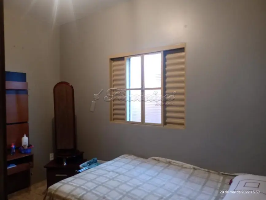 Casa com 3 quartos à venda, 15m2 em Vila Vendramini, Itapetininga - SP - imagem 6 Foto 6 de Casa com 3 quartos à venda, 15m2 em Vila Vendramini, Itapetininga - SP