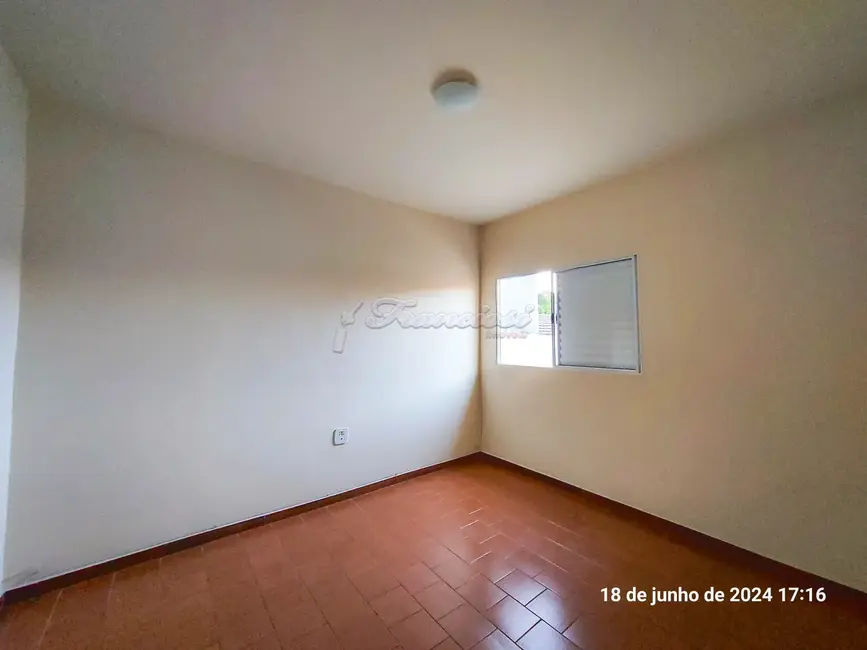 Casa com 3 quartos para alugar, 300m2 em Vila Santana, Itapetininga - SP - imagem 5 Foto 5 de Casa com 3 quartos para alugar, 300m2 em Vila Santana, Itapetininga - SP