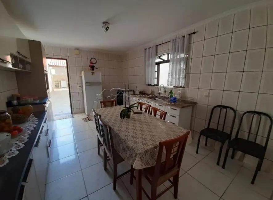 Foto 3 de Casa com 3 quartos à venda, 150m2 em Vila Carolina, Itapetininga - SP