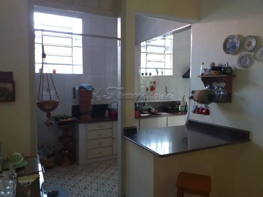 Casa com 4 quartos à venda, 320m2 em Centro, Lins - SP - imagem 6 Foto 6 de Casa com 4 quartos à venda, 320m2 em Centro, Lins - SP