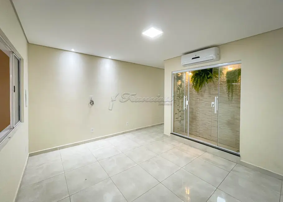 Foto 1 de Casa com 2 quartos à venda, 150m2 em Itapetininga - SP