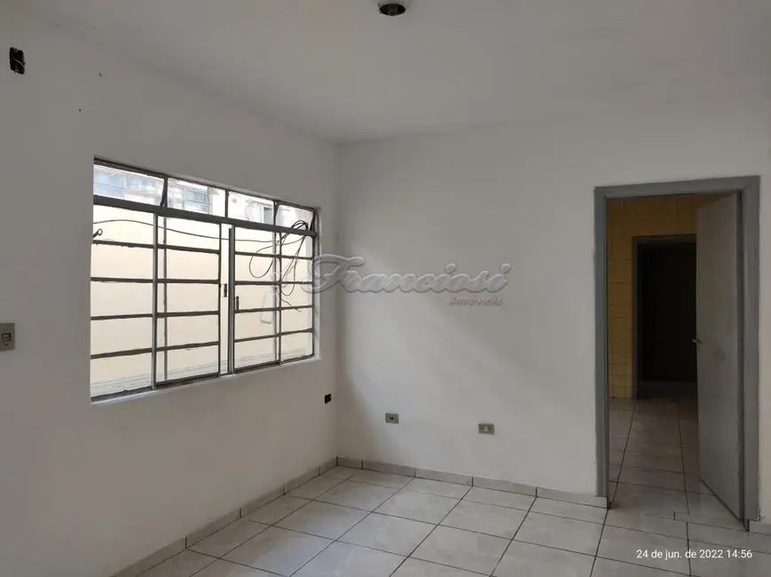 Foto 2 de Casa com 2 quartos para alugar, 150m2 em Itapetininga - SP
